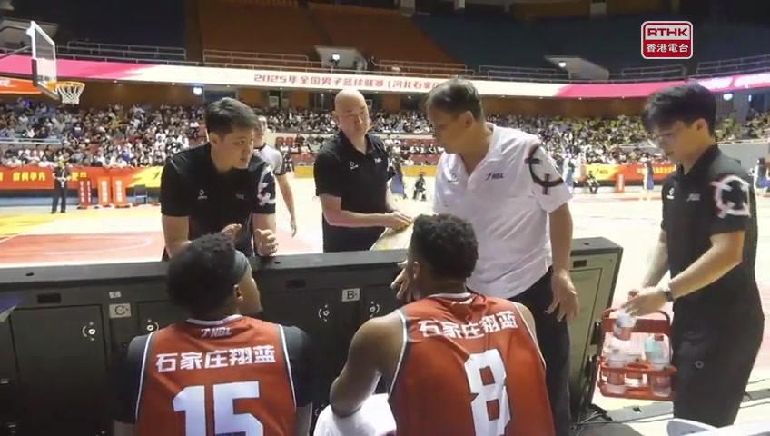香港金牛 季後賽第一場